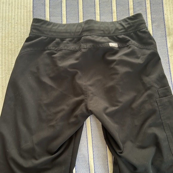 Yola Skinny Scrub Pants from fig - Picture 3 of 4